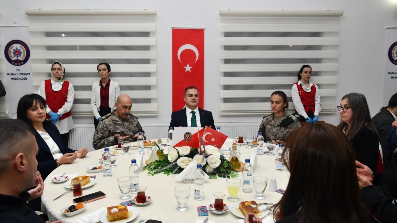 Vali Akbıyık, şehit aileleri, gaziler ile iftar sofrasında buluştu