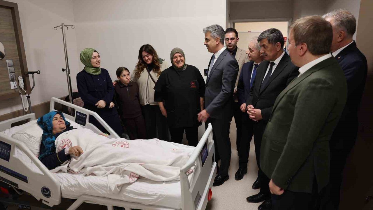 Vali Aydoğdu’dan hastalara ziyaret