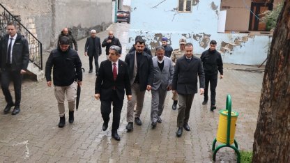 Vali Ekici selin vurduğu Oyalı köyünde: "Vatandaşımız yalnız değil"