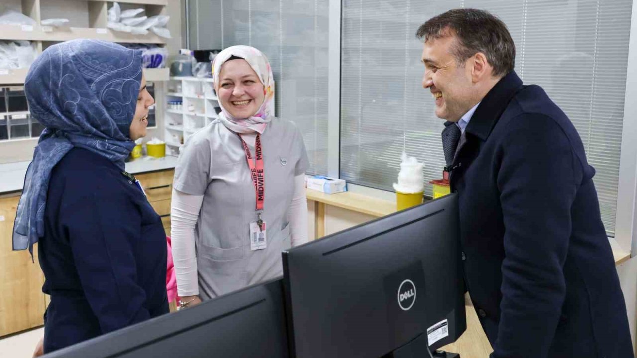 Vali Sözer Ramazan Bayramı’nın son günü hastane ve huzurevi ziyaretinde bulundu