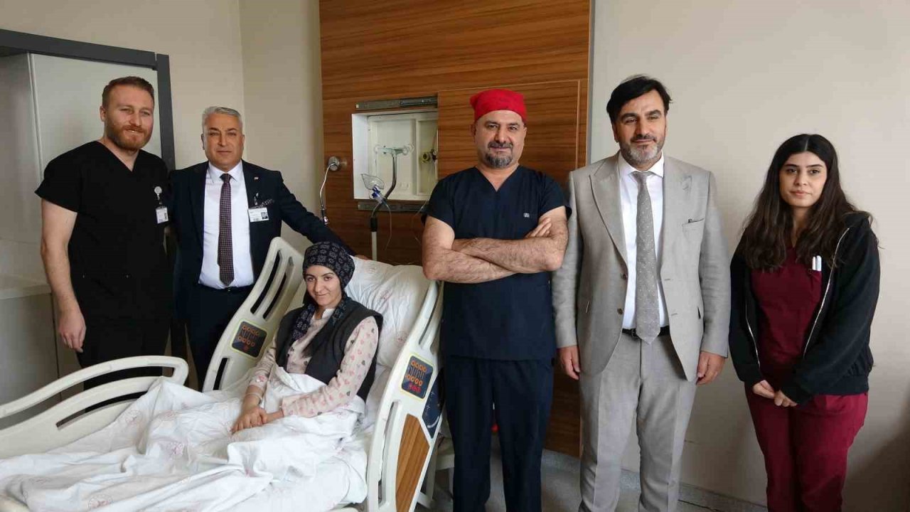 Van’da bölge tarihinde bir ilk: Göğüs kafesi açılmadan kalp ameliyatı yapıldı