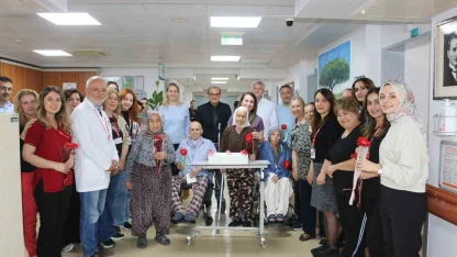 Yaşlılar haftasında palyatif servis hastalarına moral ziyareti