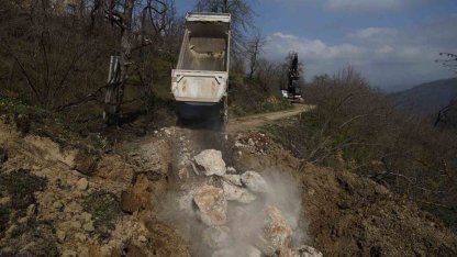 Yığışlarla meydana gelen heyelanla anında müdahale