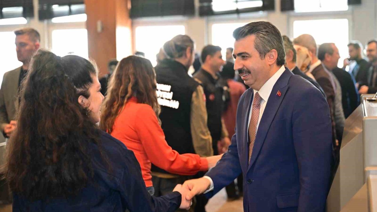 Yıldırım Belediye Başkanı Yılmaz, çalışanlarla bayramlaştı