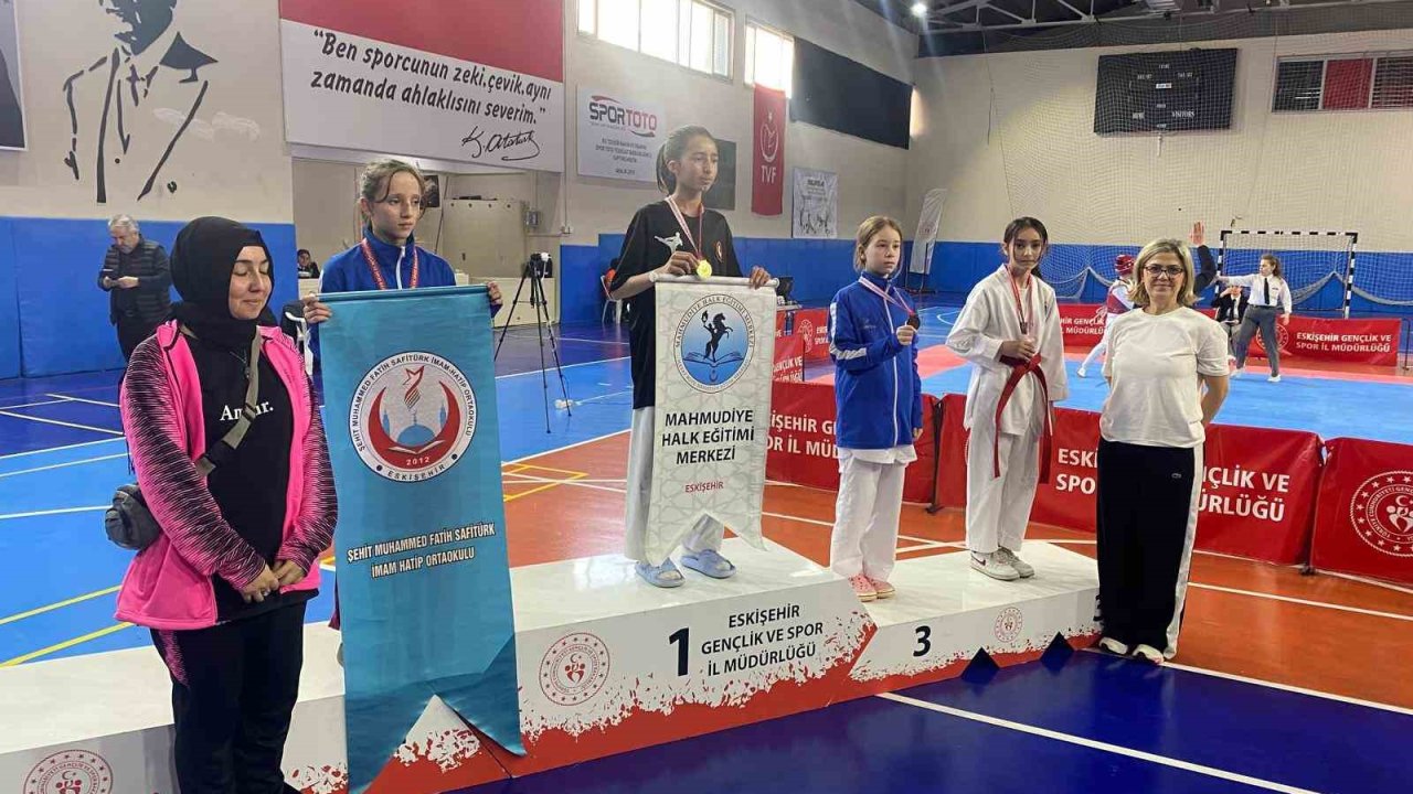 ’Yıldız Kız-Erkek Taekwondo İl Birinciliği’ tamamlandı