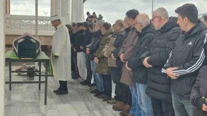Yüz gerdirme ameliyatı sonrası hayatını kaybeden Sibel Yiyin, son yolculuğuna uğurlandı