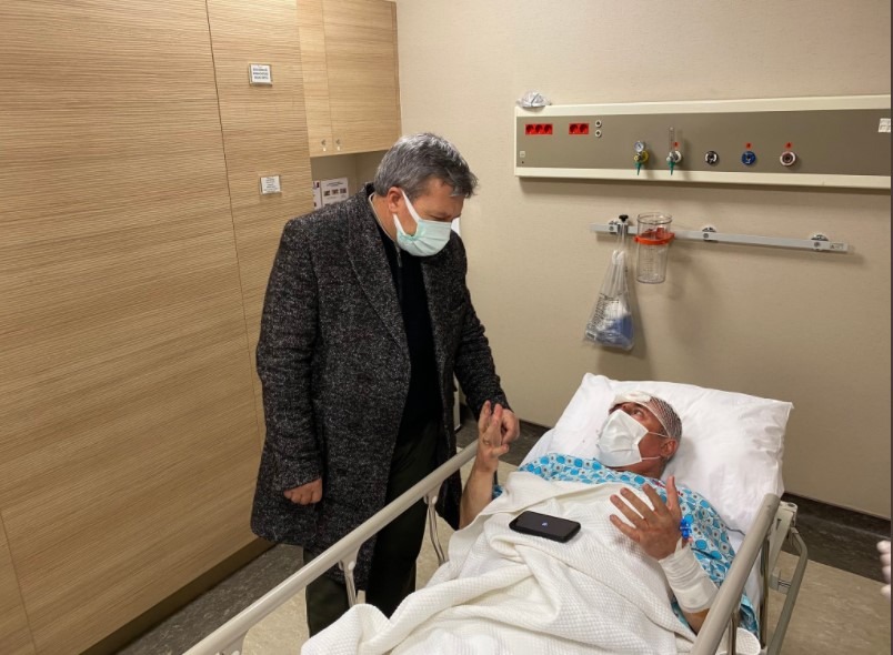 Gelecek Partisi Genel Başkan Yardımcısı Selçuk Özdağ'a saldırı