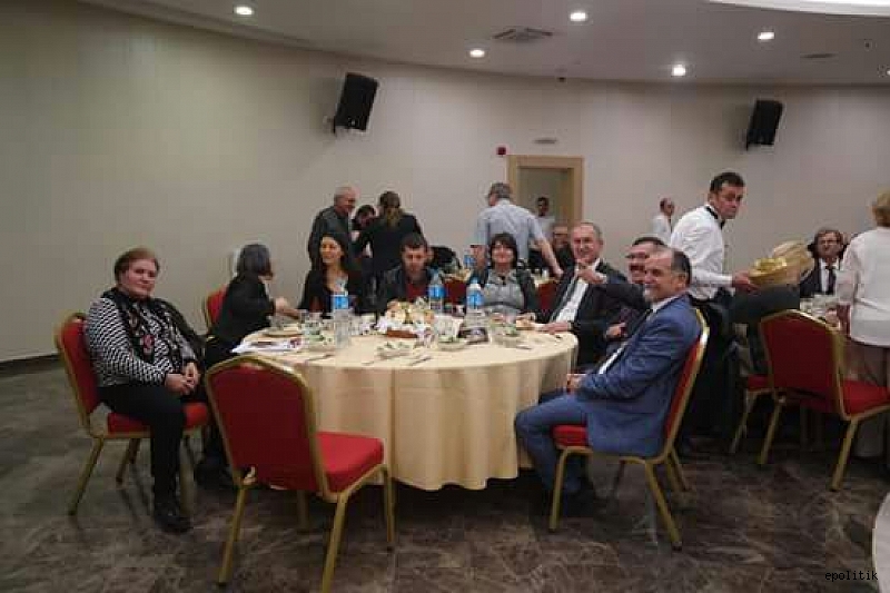 Emeklilerin Sesi Olan Tek Sendikaya Siyasi Destek 1