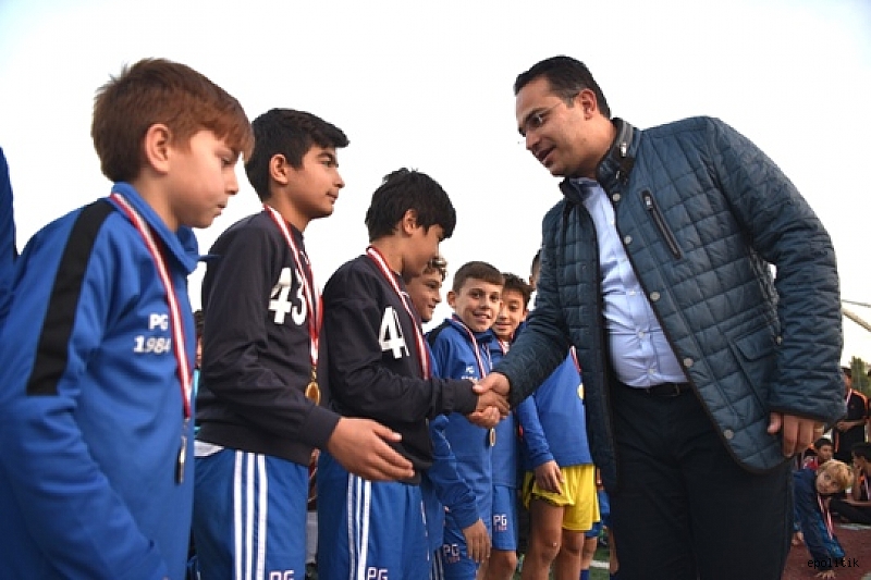Sporda Marka Kent: Bornova 1