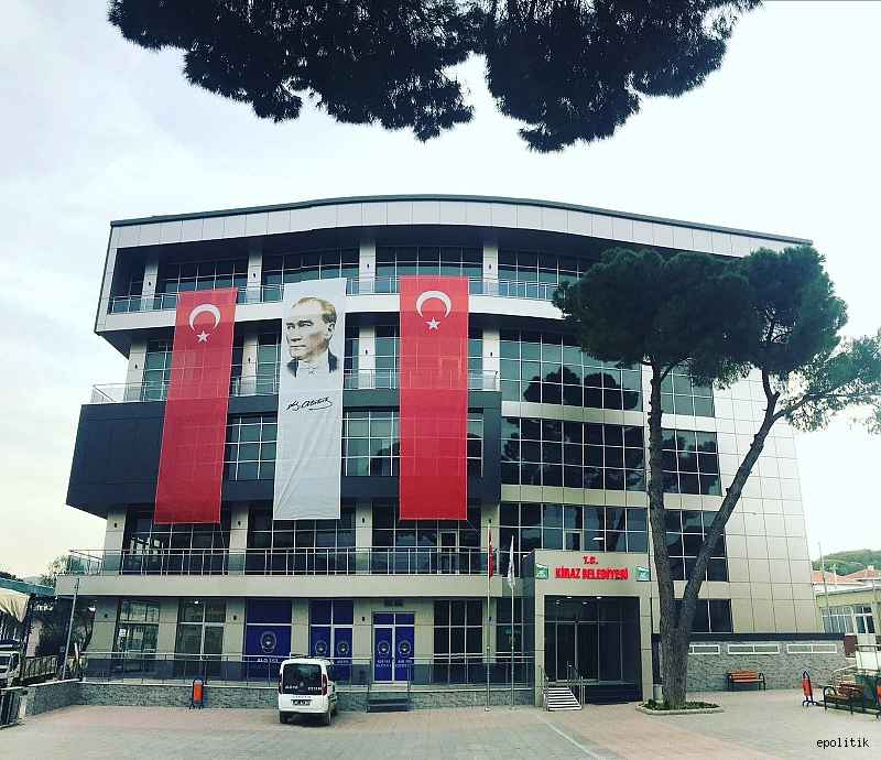 Makam Koltuğundan Vazgeçti 1