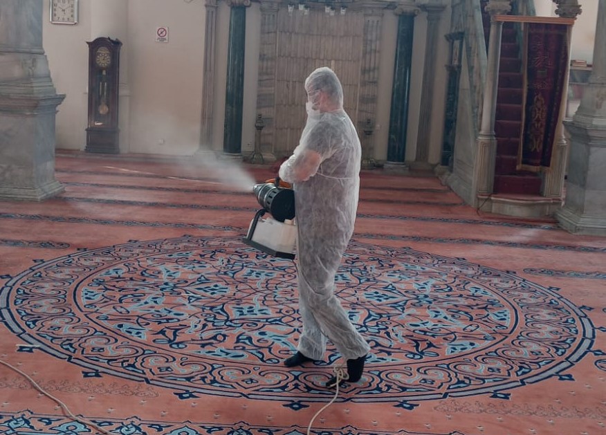 Konak'ta ibadethanelere  dezenfekte seferberliği 1