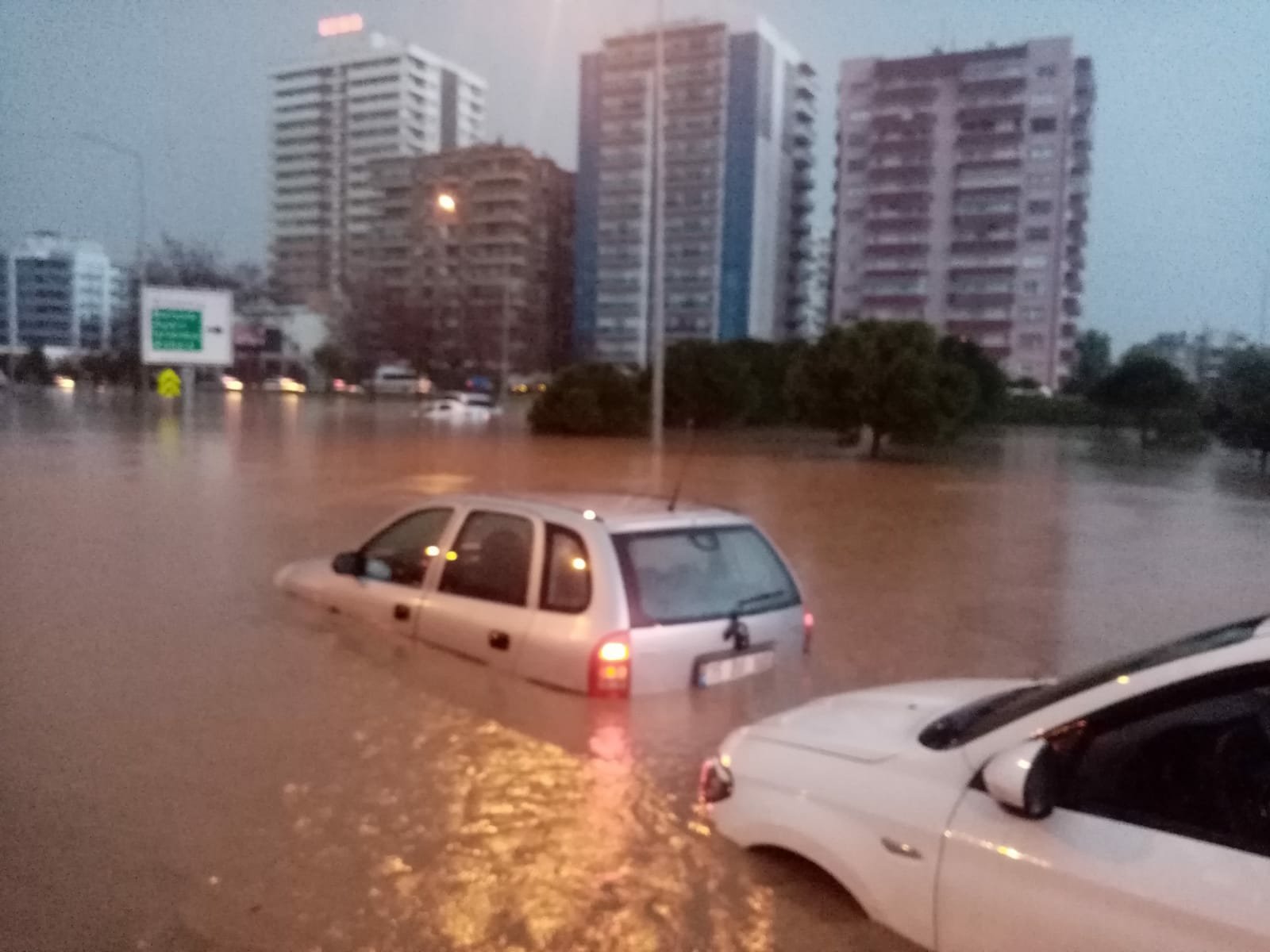 Soyer'den trafiğe çıkmayın uyarısı 1