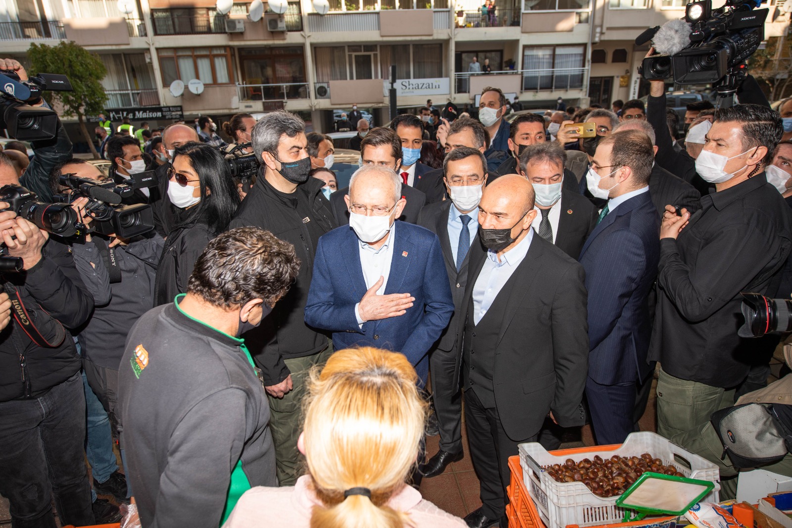 Kılıçdaroğlu İzmir’de sel mağdurlarını ziyaret etti 4