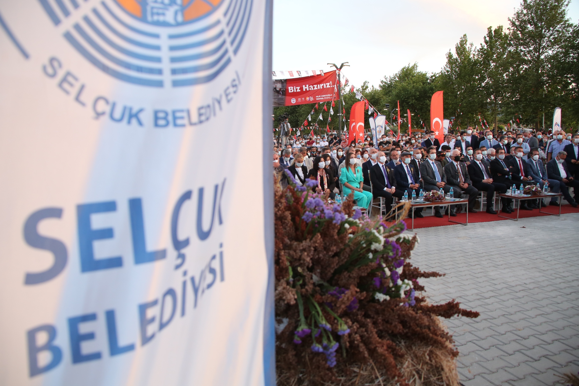 Efes Tarlası Yaşam Köyü’nde Meşale Yandı 1