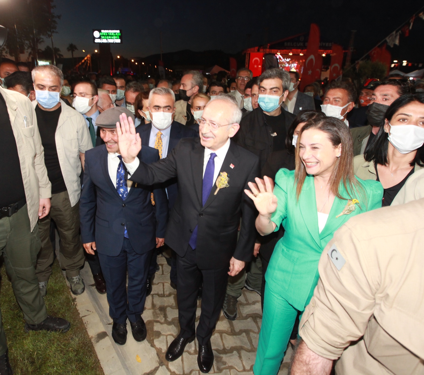 Efes Tarlası Yaşam Köyü’nde Meşale Yandı 2
