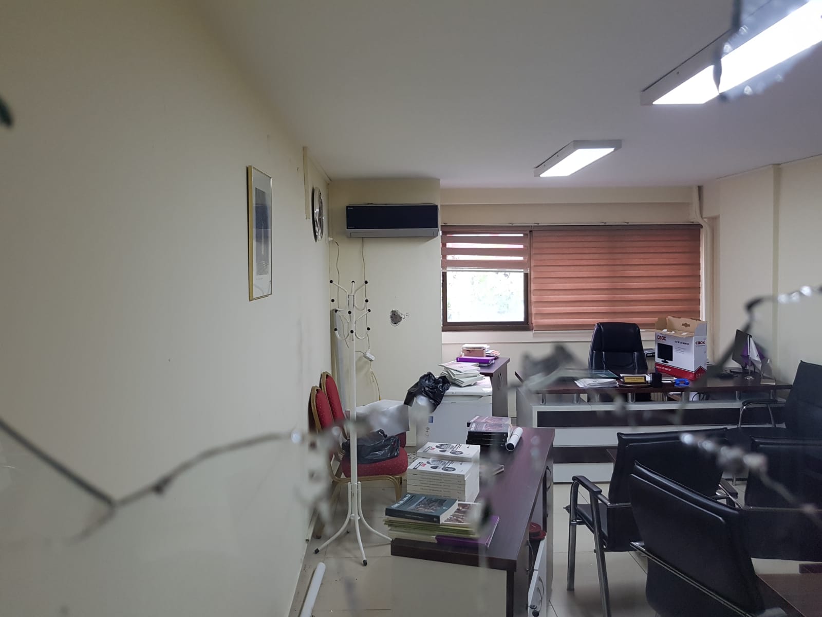 Saldırı sonrası HDP il binası 1