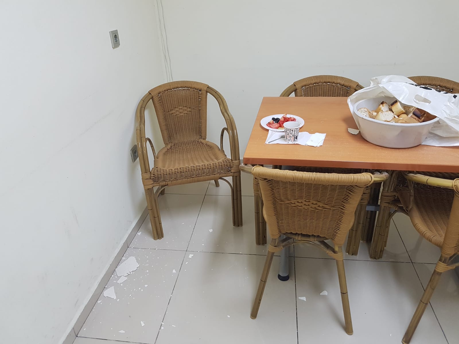 Saldırı sonrası HDP il binası 3