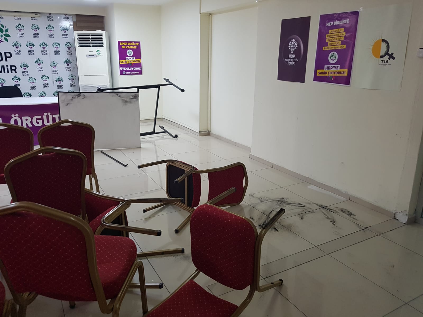 Saldırı sonrası HDP il binası 9