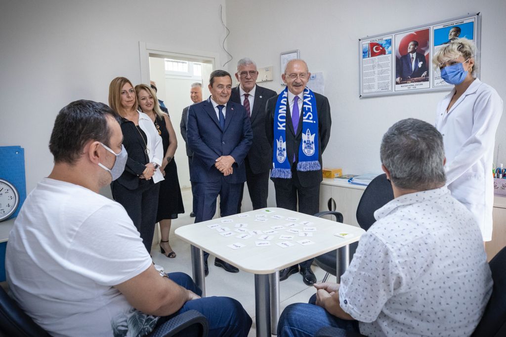 Özel çocuklardan Kılıçdaroğlu'na özel karşılama 1