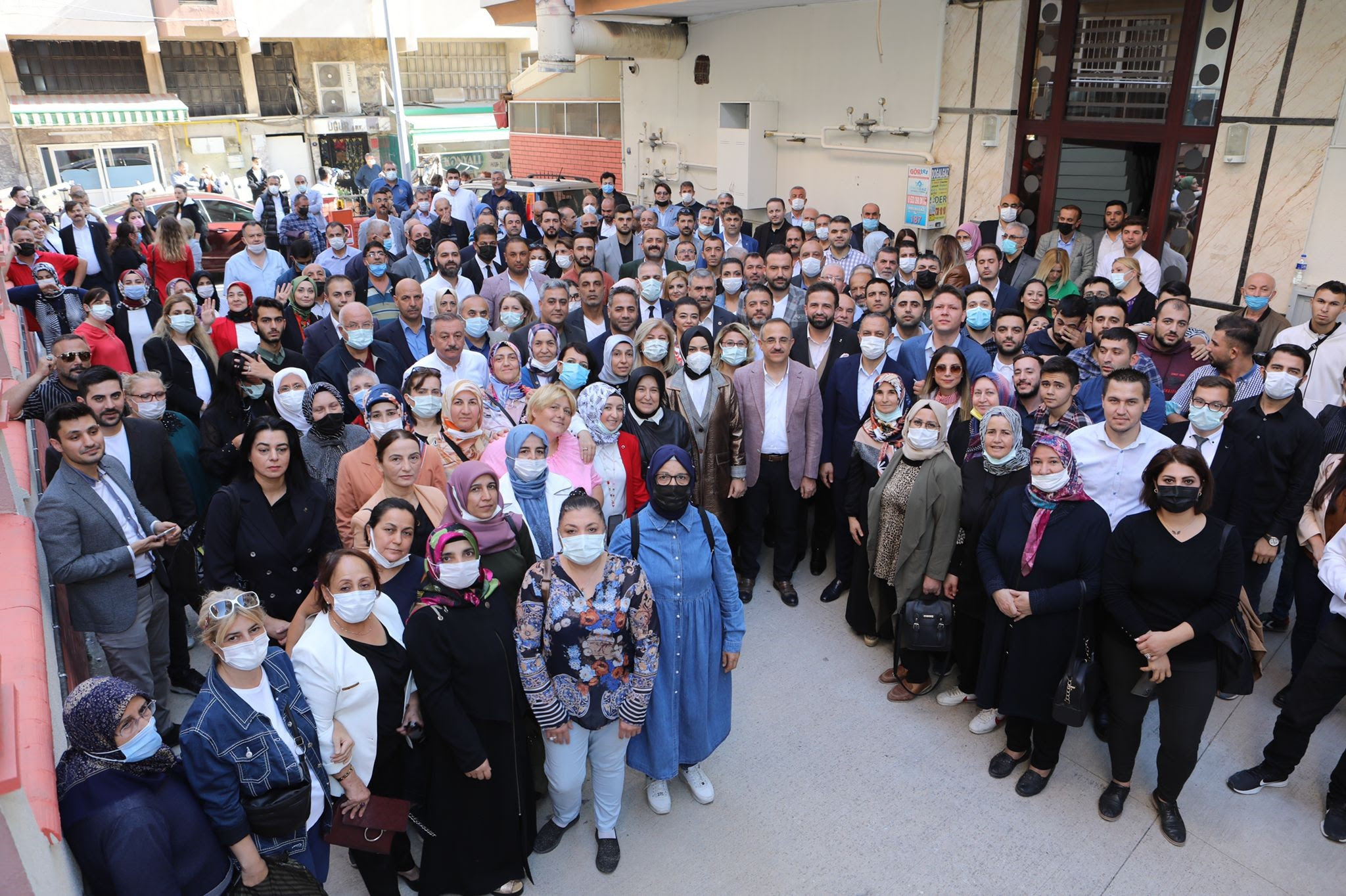Sürekli;  “Yatırım ve hizmet rüzgârı bizimle esiyor!” 4