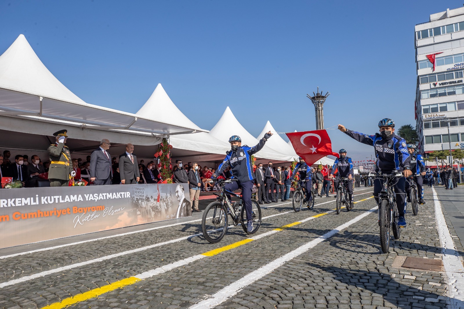 İzmir’de Cumhuriyet kutlamaları coşkuyla sürüyor 2
