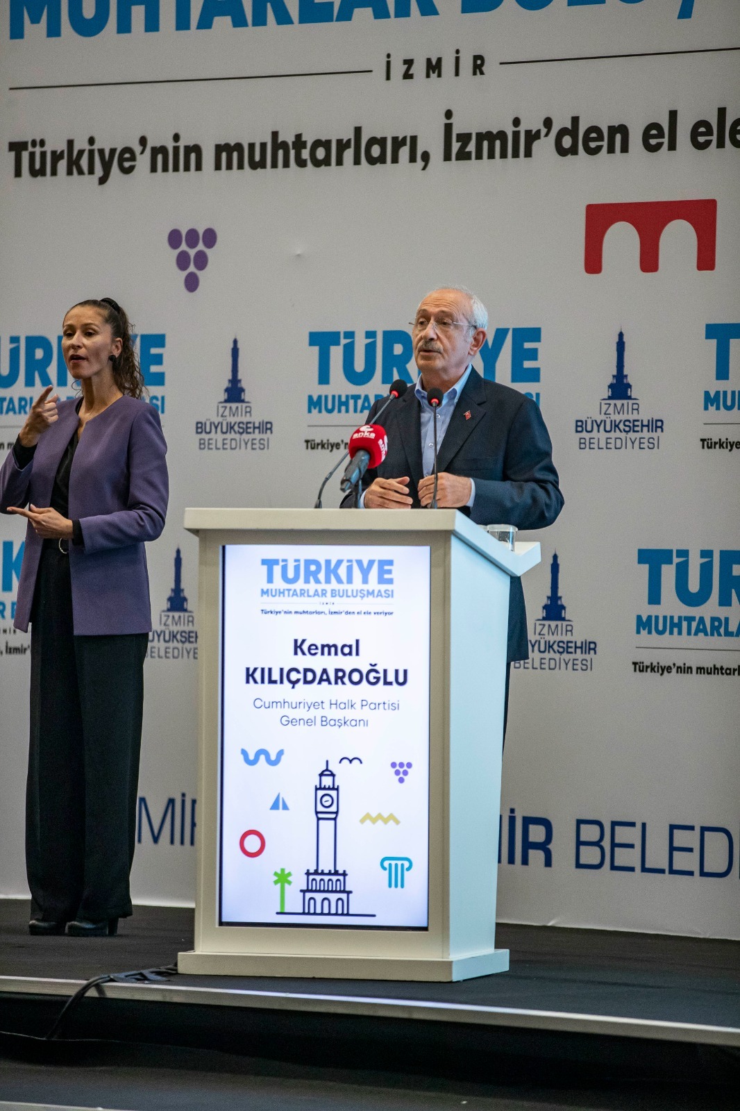 “Sessizlerin Meleği” engelli anne ve babanın çocuğu olarak yaşadığı zorlukları anlattı 1