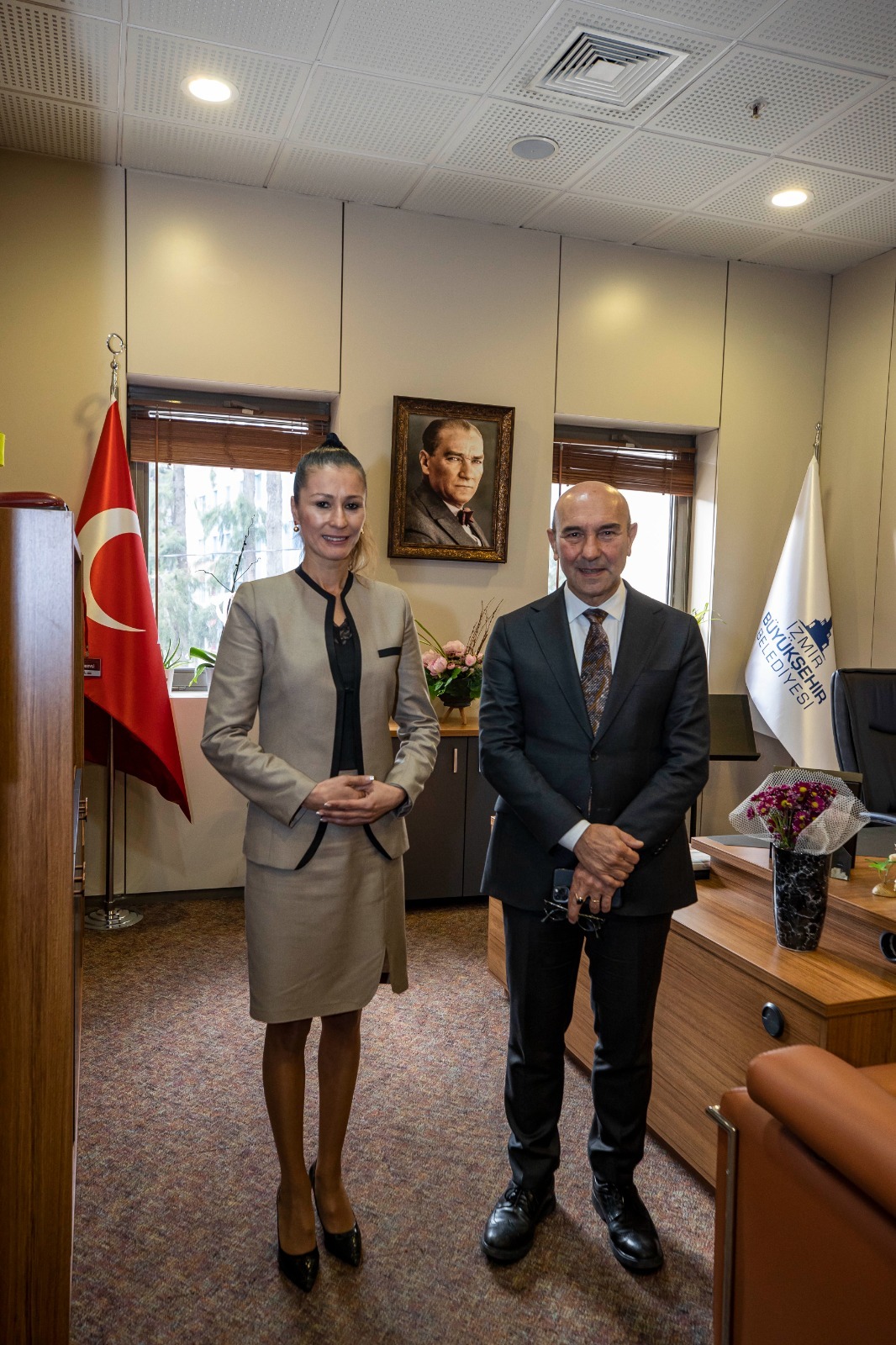 “Sessizlerin Meleği” engelli anne ve babanın çocuğu olarak yaşadığı zorlukları anlattı 2