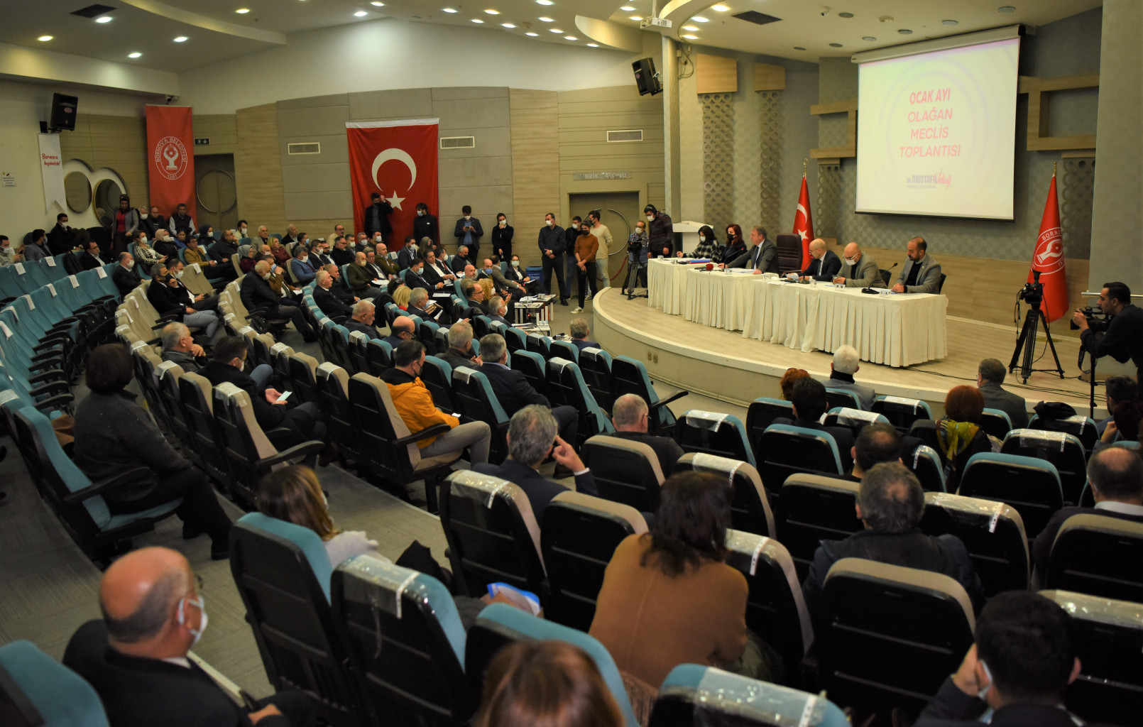 Bornova'da 2022'nin ilk meclis toplantısı yapıldı 3