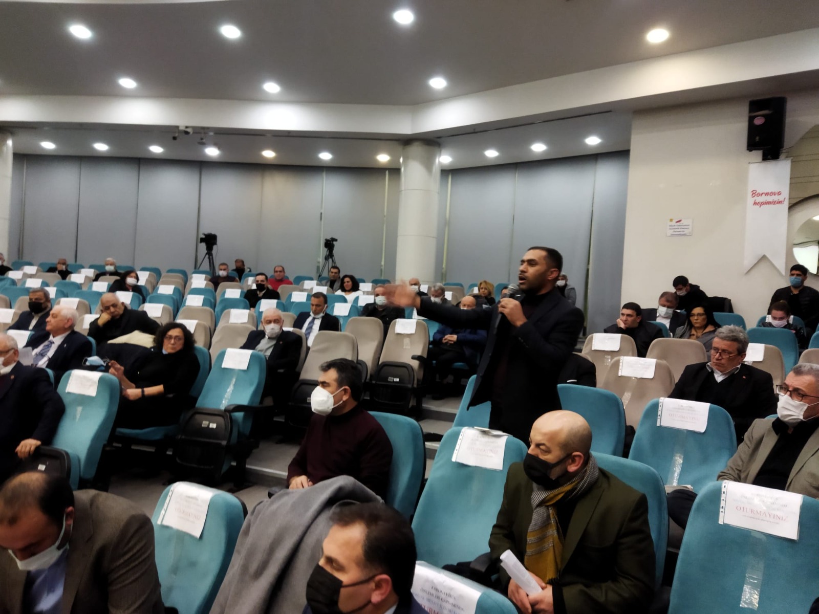 Bornova meclisinde LGBTİ+ tartışması 1