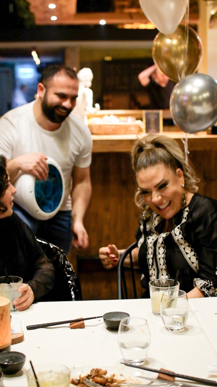 Işın Karaca yeni yaşına darbuka şovla girdi 4