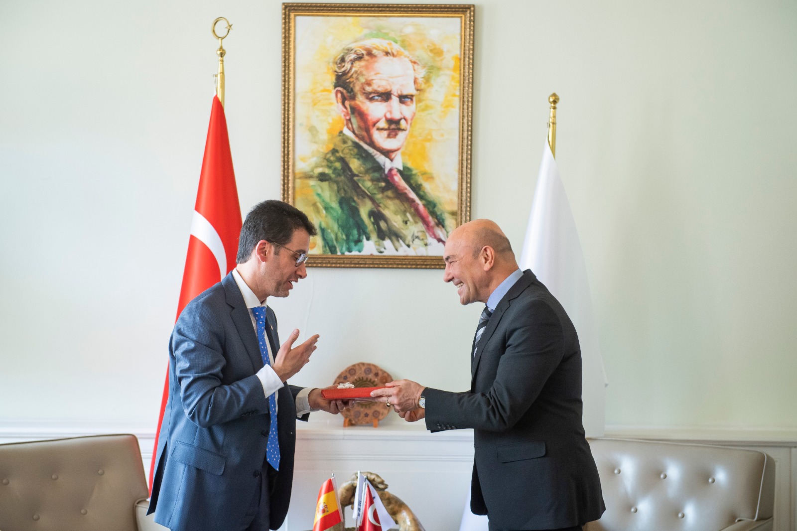 Başkan Soyer’in kitap kampanyası için yaptığı destek çağrısı karşılık buldu 2