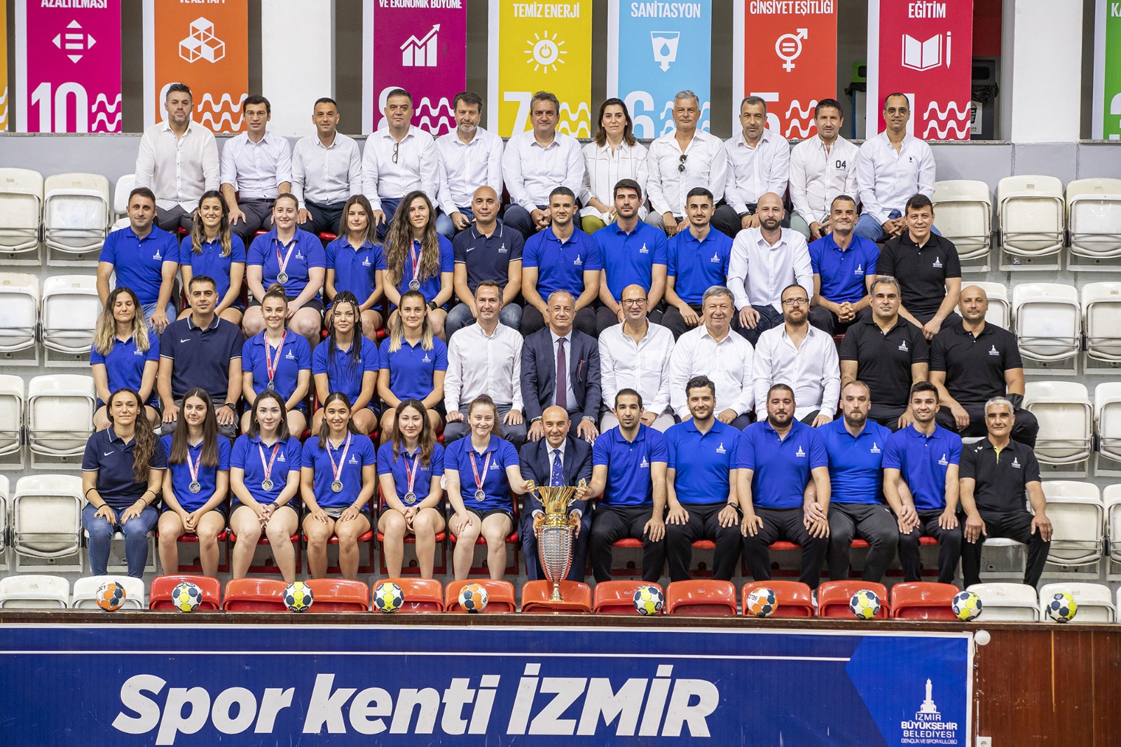 İzmir Büyükşehir Belediyesi’nden 3 yılda 12 milyar lirayı aşan yatırım 11