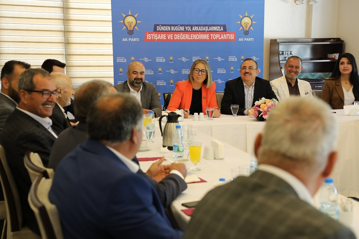AK Parti İzmir’de dünden bugüne vefa toplantıları sürüyor 3