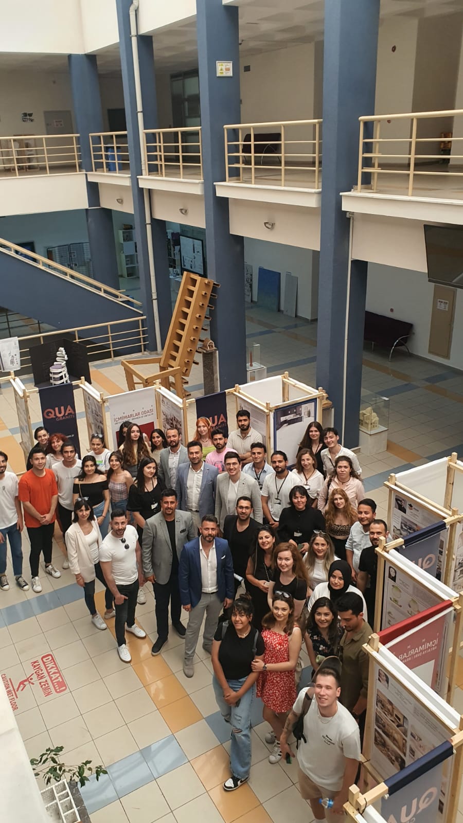QUA Granite Dünya İç Mekanlar günü kapsamında Akdeniz Üniversitesi İç Mimarlık Bölümü mezunları ve öğrencileri ile buluştu 1