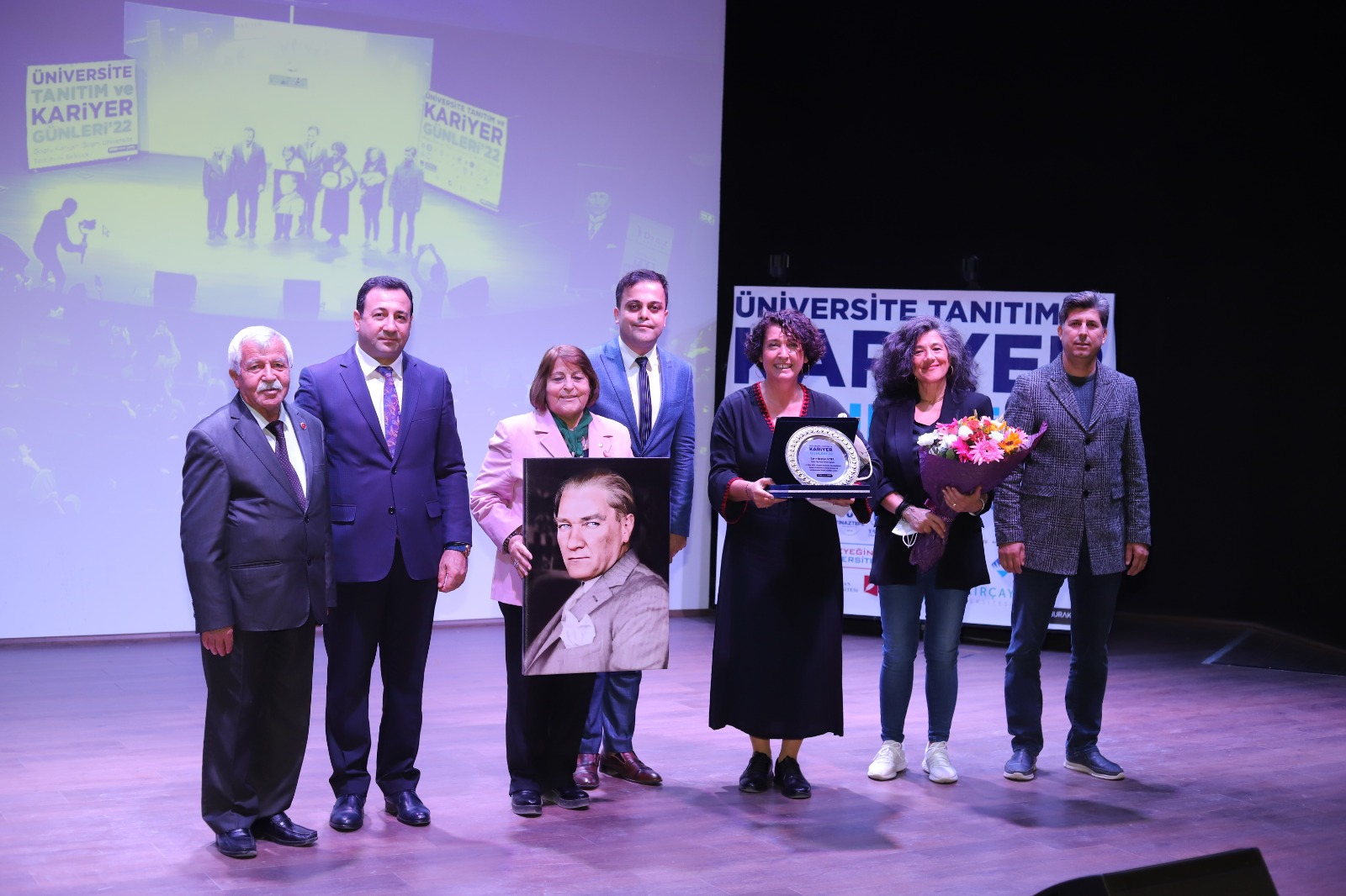 Akkol, 36 üniversiteyi Torbalılı öğrencilerle buluşturdu 4