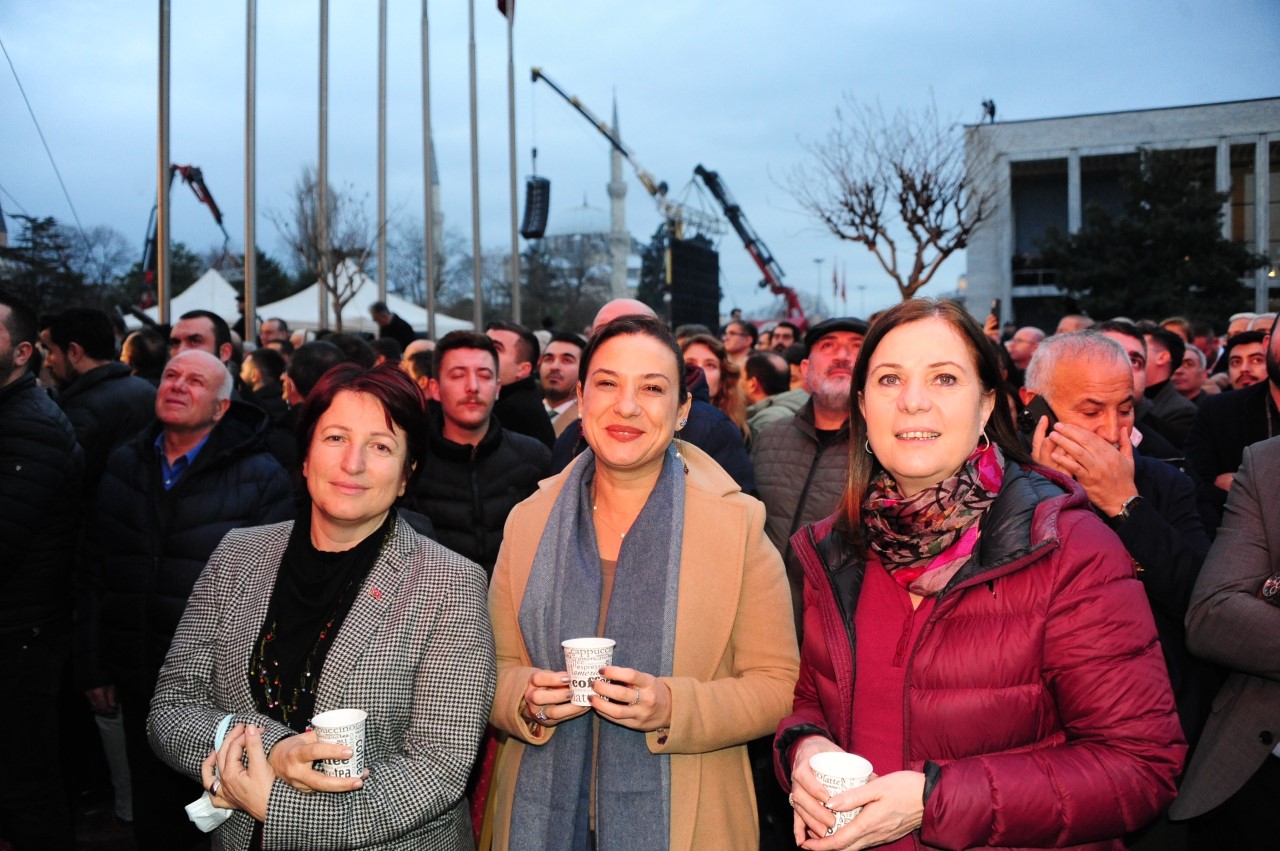 İzmirli kadın belediye başkanları İmamoğlu'na destek için İstanbul'da 1