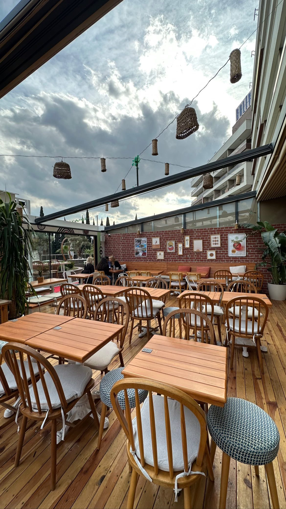Başarılı iş insanı Hüseyin Başaran, Punt Antik Pub ile yine bir ilke imza atacak! 4