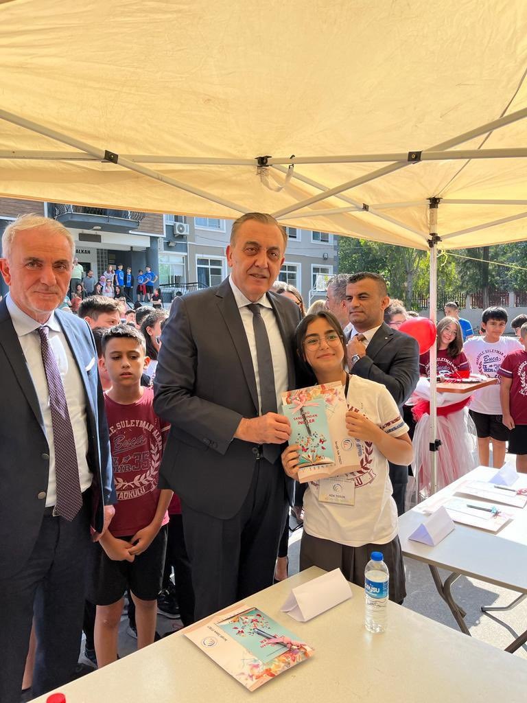 Buca'da kitap yazan öğrenciler yeni ufuklara yol açıyor 1