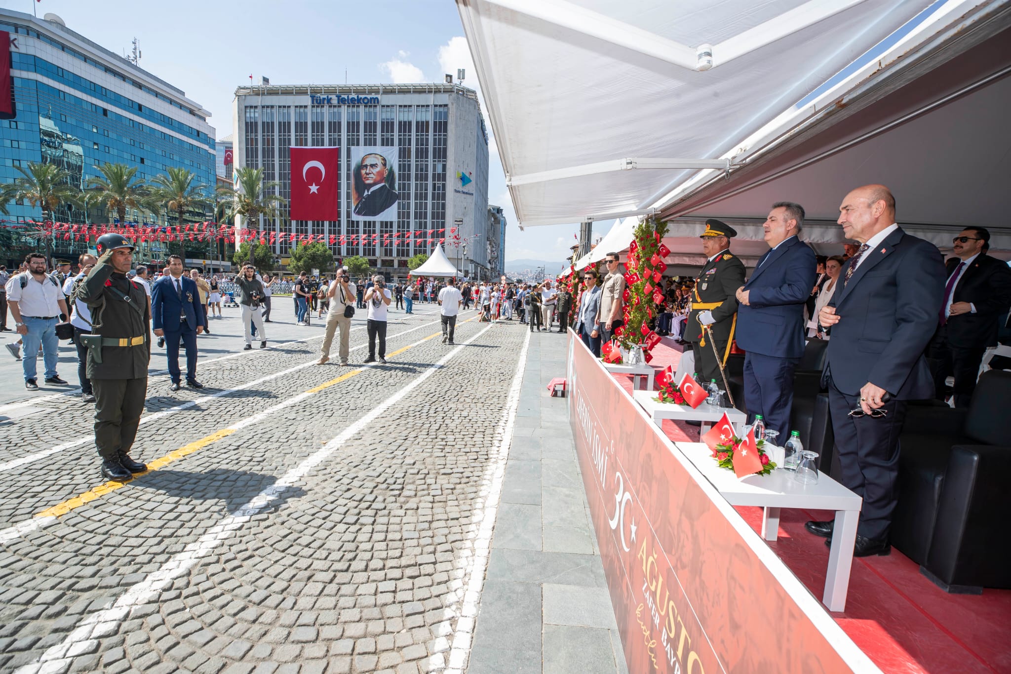 İzmir’de “Zafer” coşkusu 2