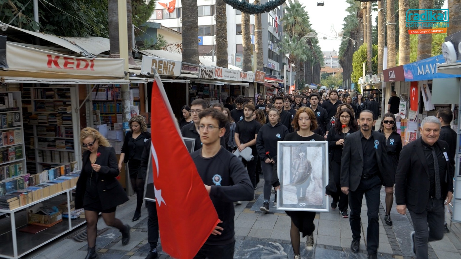 "Radikal Eğitim Kurumları, Atatürk'ün 85. Ölüm Yıl Dönümünde İzmir'de Anma Töreni Düzenledi" 4