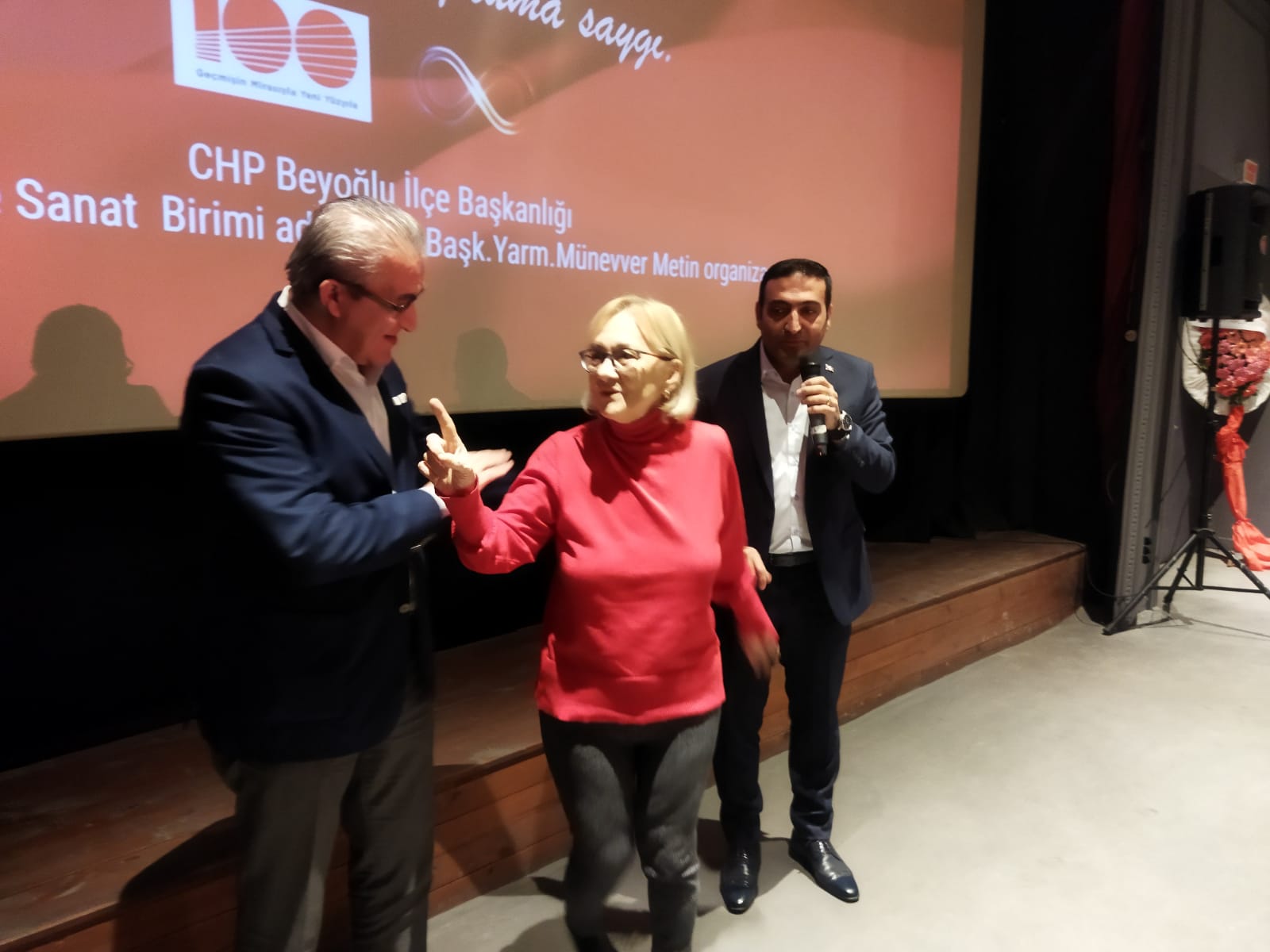 CHP Beyoğlu’nda “Cumhuriyet ve Kadın” paneli 2
