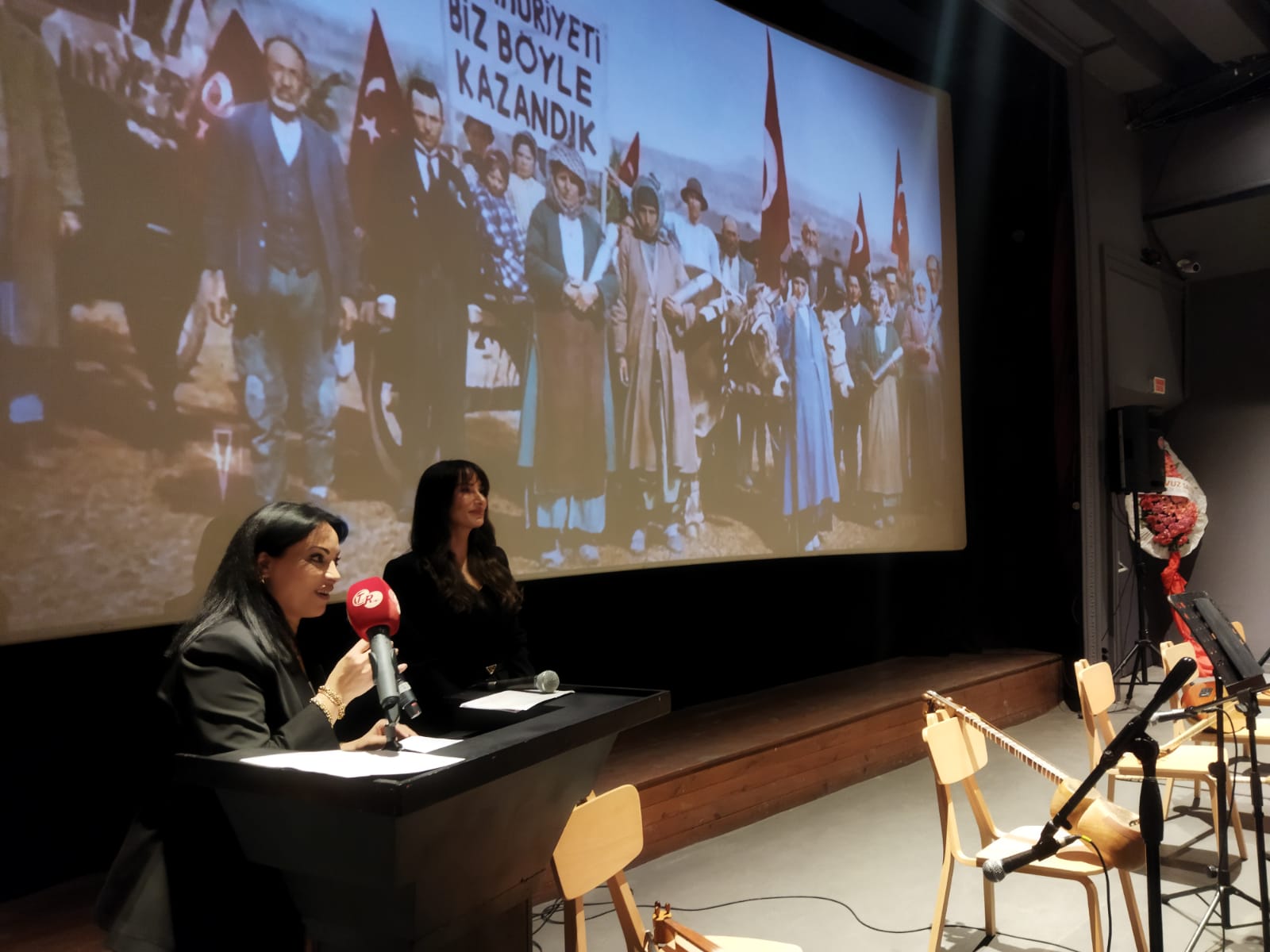 CHP Beyoğlu’nda “Cumhuriyet ve Kadın” paneli 3