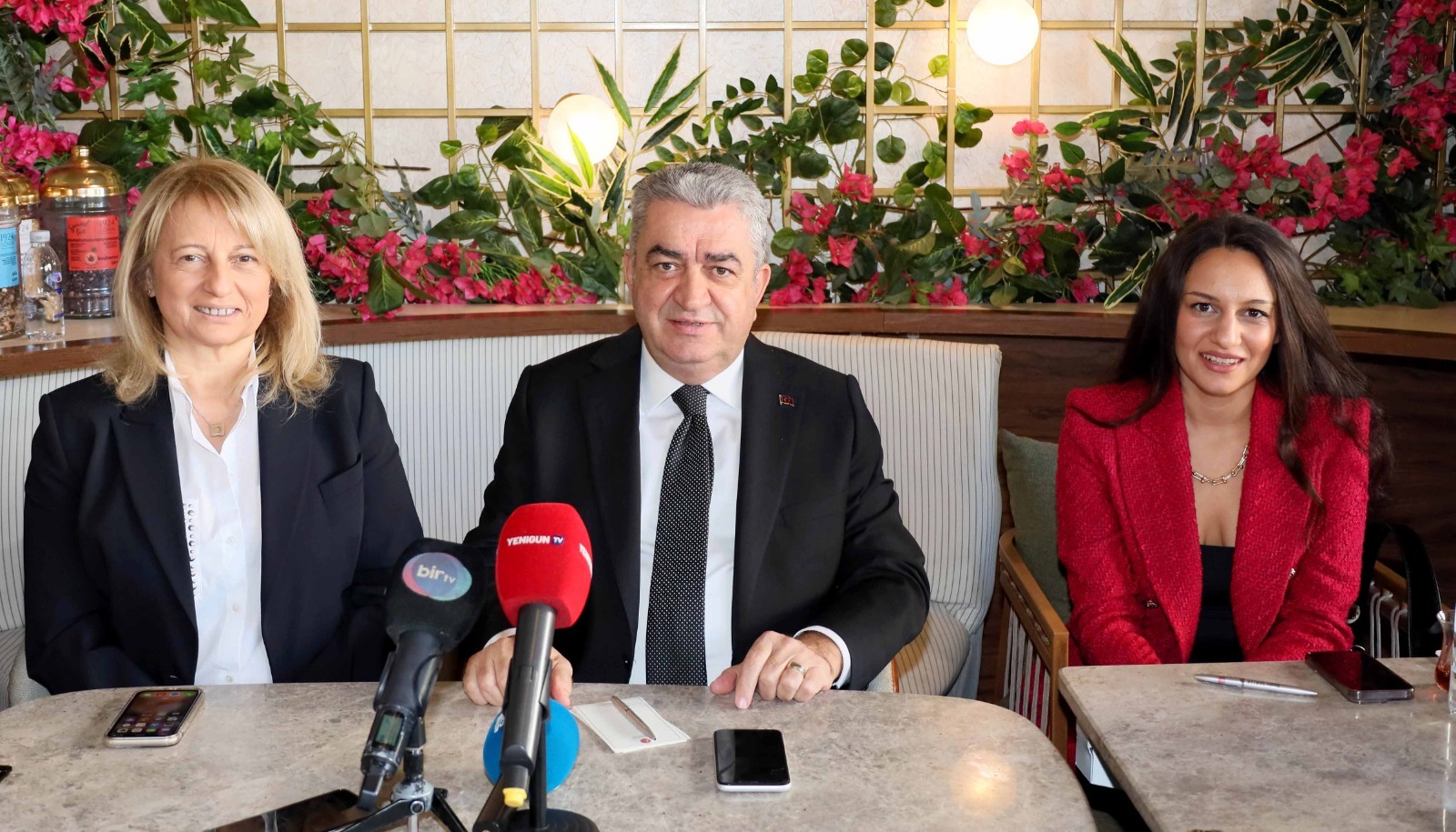 Karabağlar Belediye Başkan Aday Adayı Bedri Serter iddialı 3
