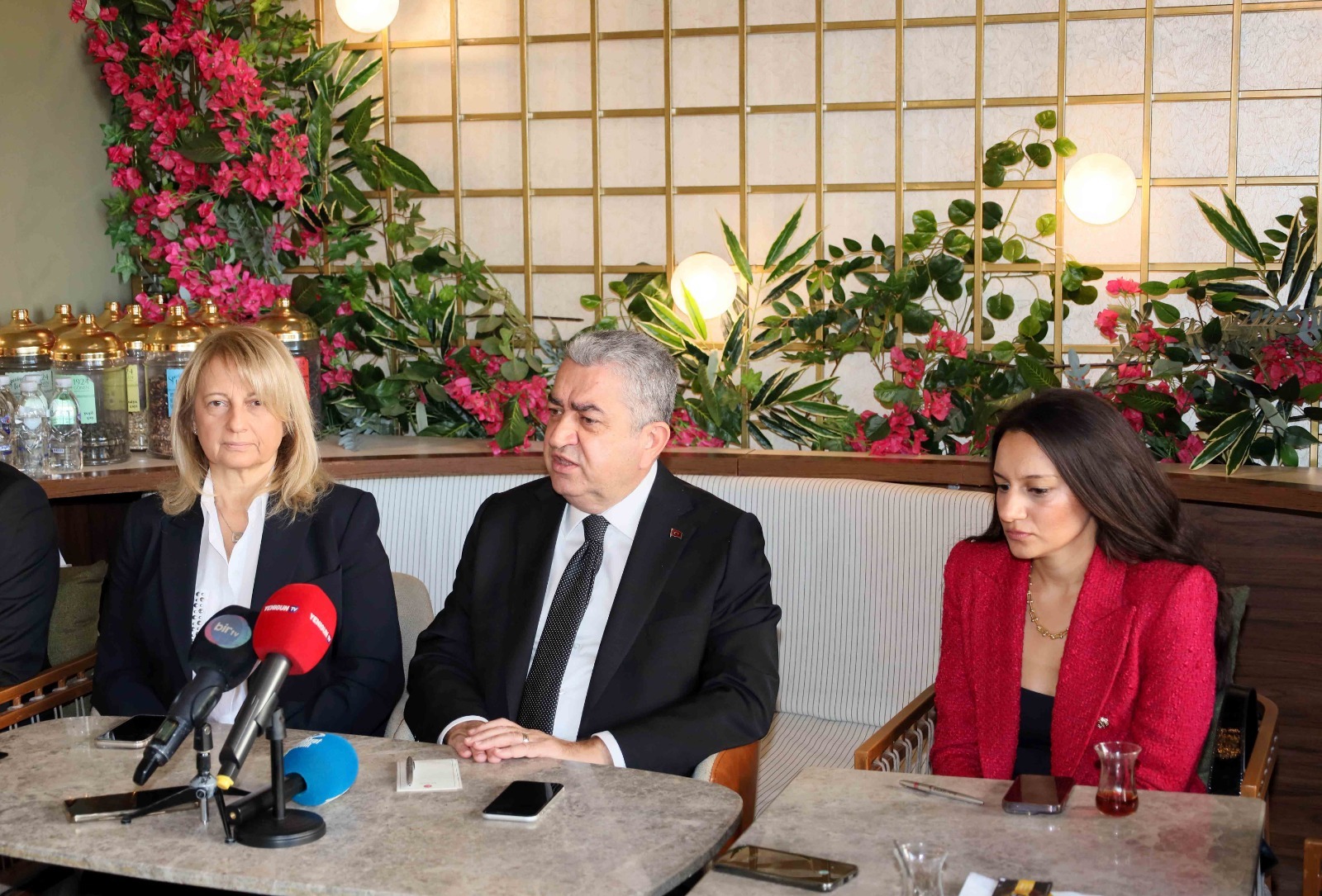 Karabağlar Belediye Başkan Aday Adayı Bedri Serter iddialı 4