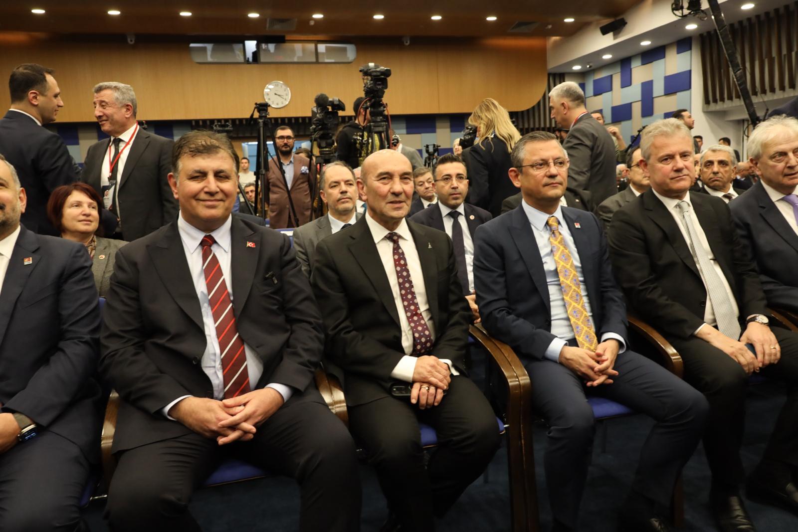 CHP Genel Başkanı Özel: AB Sürdürülebilirlik Raportörü, Tugay'ın adaylığı için beni tebrik etti 3