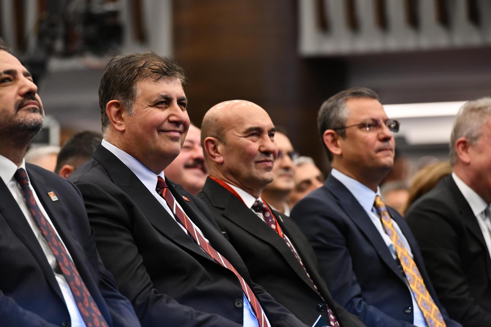 CHP Genel Başkanı Özel: AB Sürdürülebilirlik Raportörü, Tugay'ın adaylığı için beni tebrik etti 4