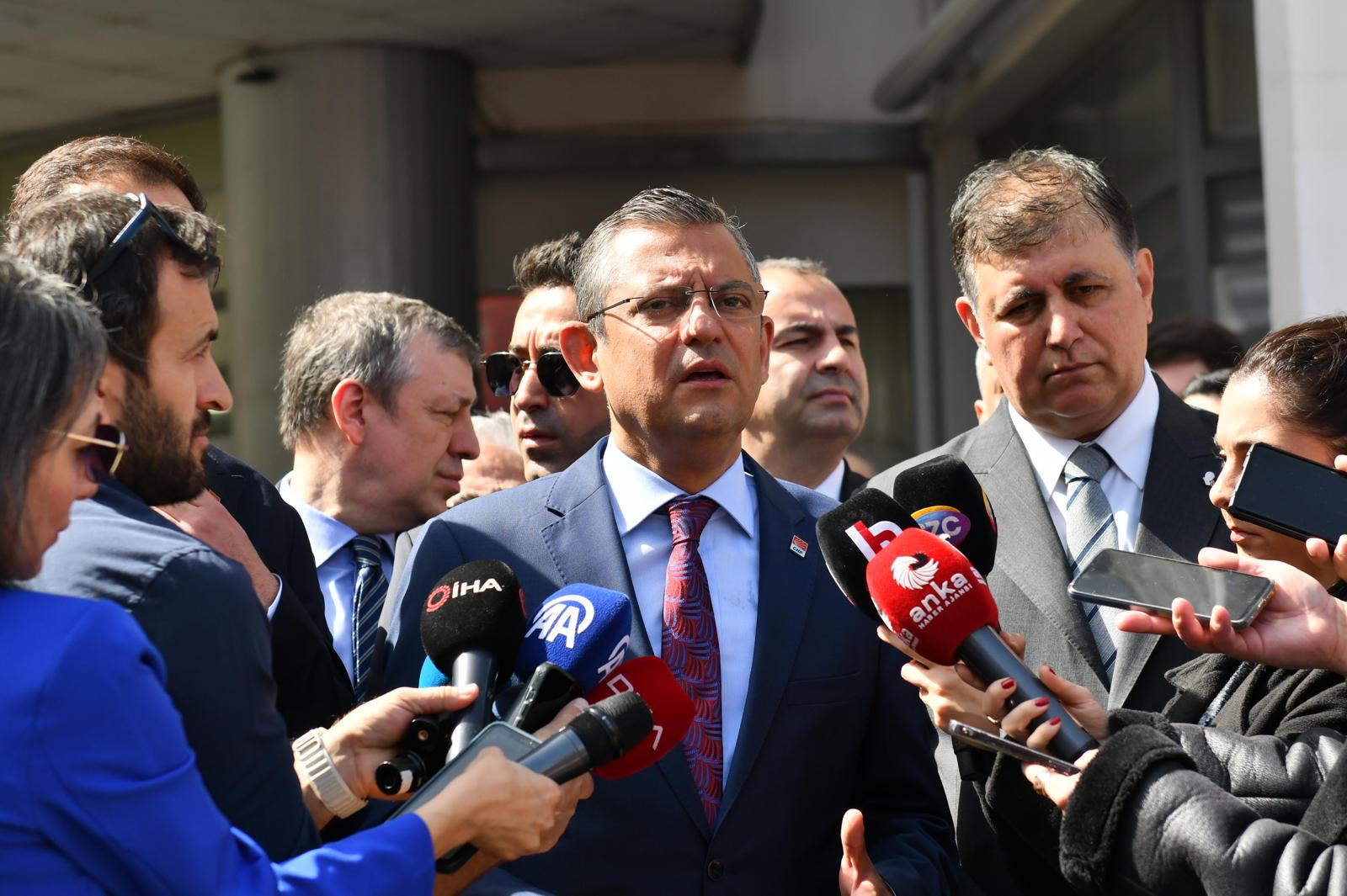CHP Genel Başkanı Özel: Firesiz şekilde sandığa giderek geleceğiniz için oy kullanın 1