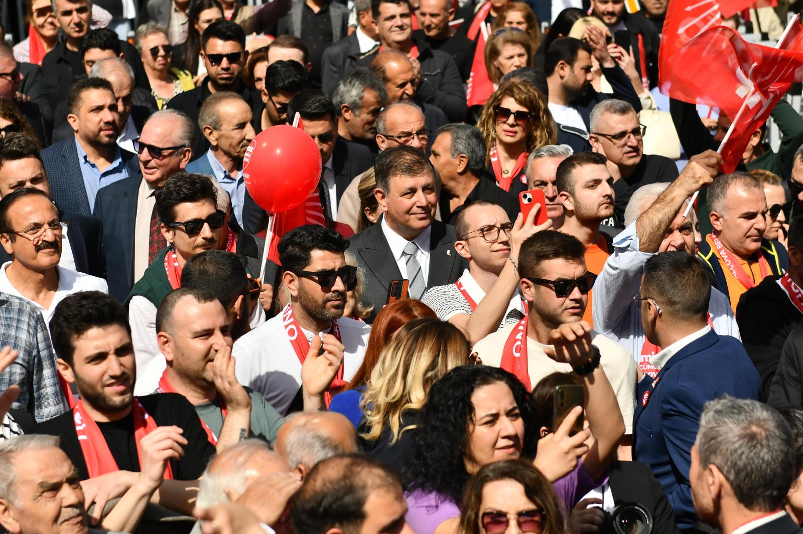 CHP Genel Başkanı Özel: Firesiz şekilde sandığa giderek geleceğiniz için oy kullanın 3