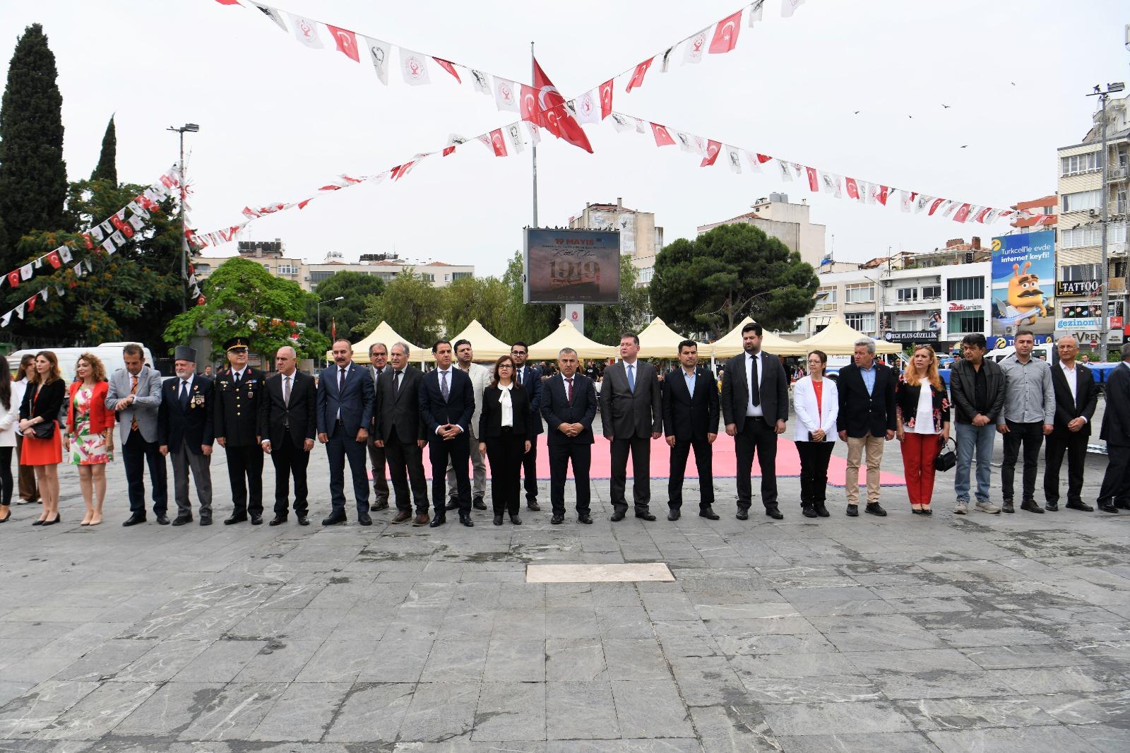 19 Mayıs coşkusu Bornova’yı sardı 1