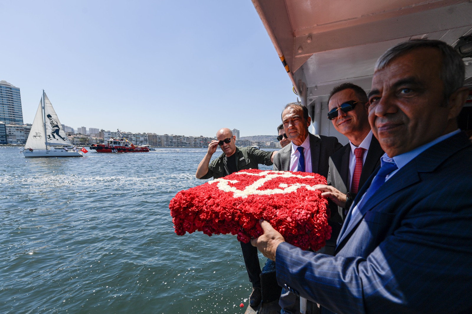 İzmir Körfezi'nde Kabotaj Bayramı coşkusu 1